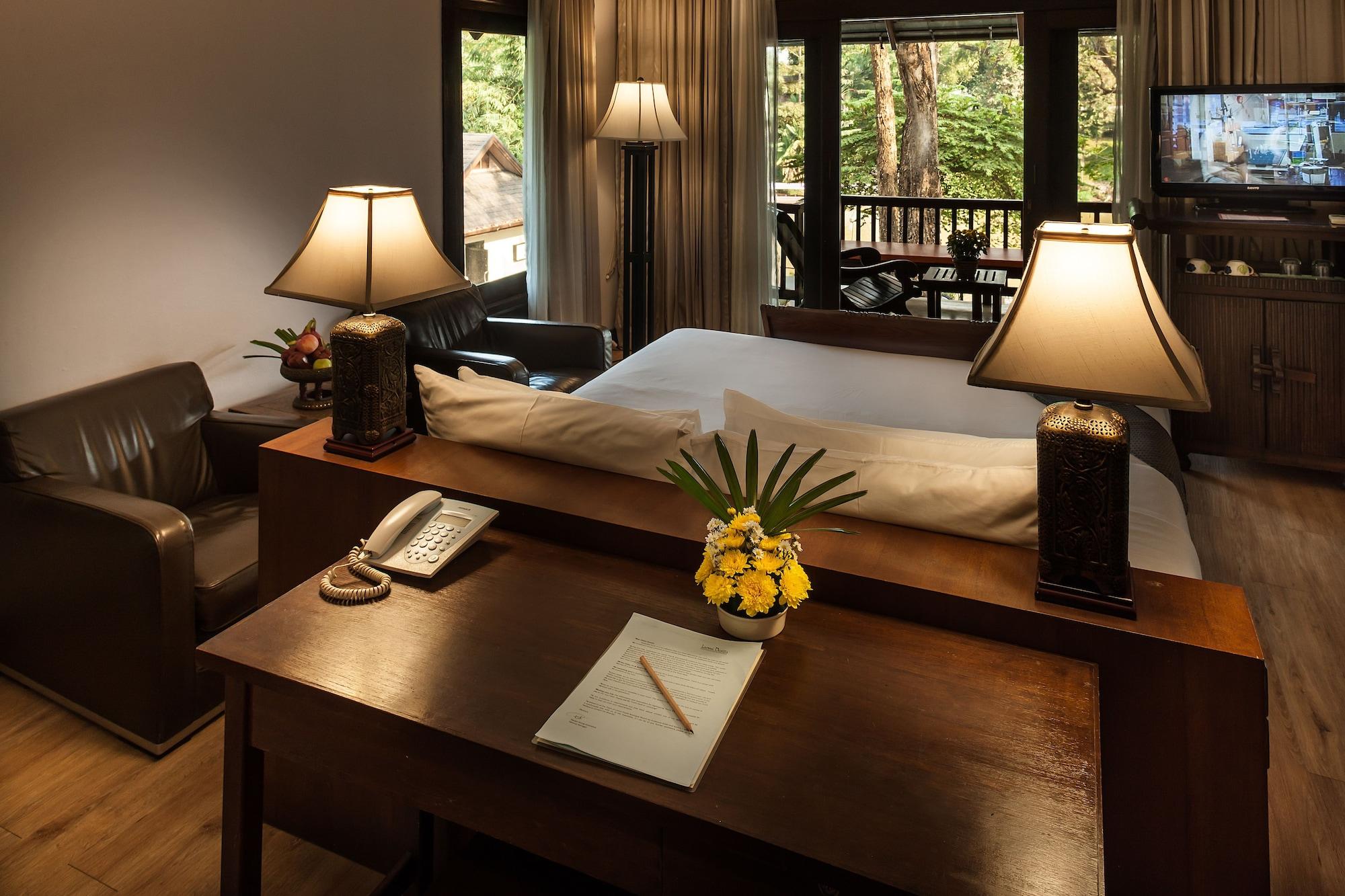 Lanna Dusita Riverside Boutique Resort Chiang Mai Bagian luar foto