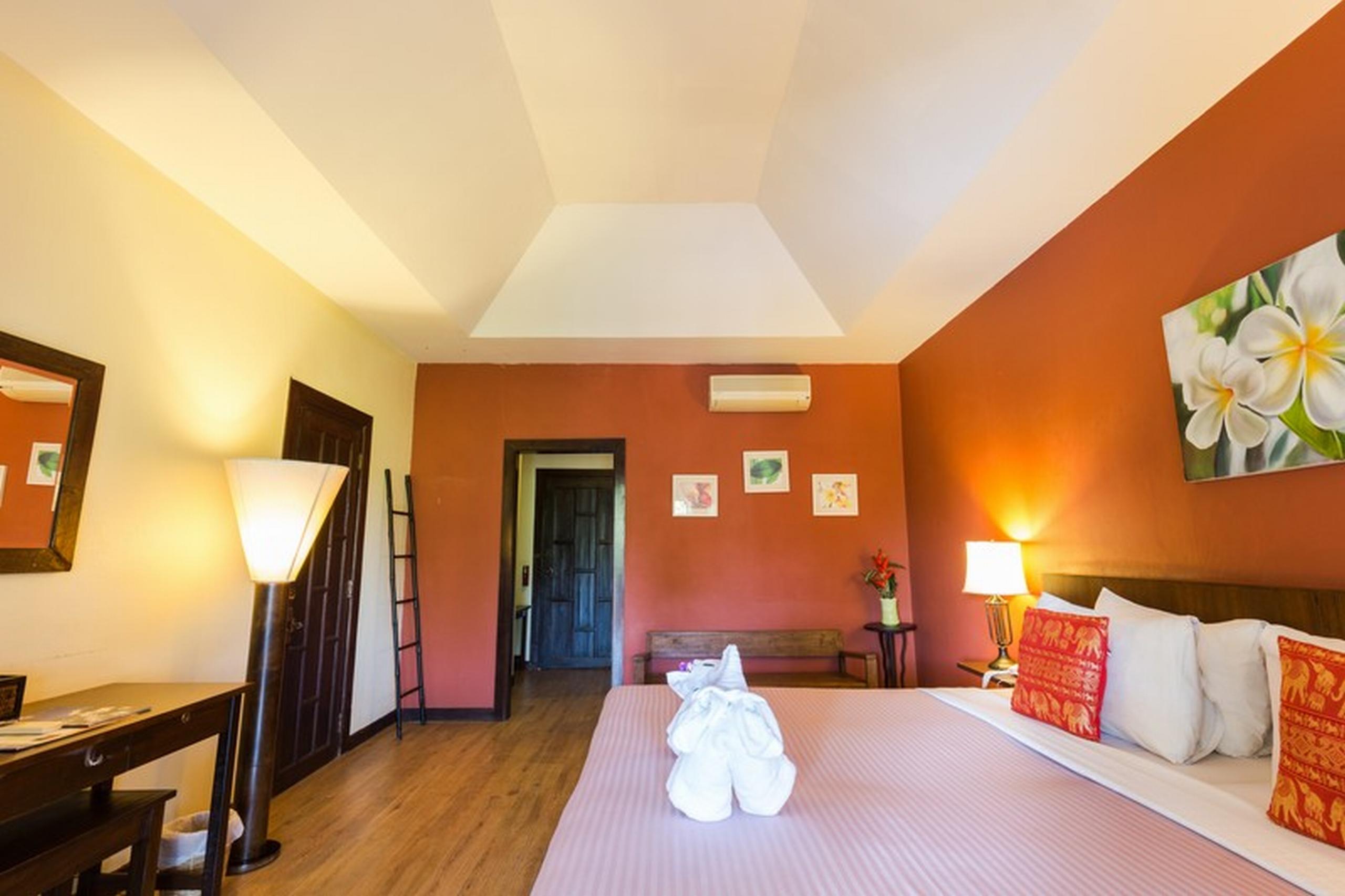 Lanna Dusita Riverside Boutique Resort Chiang Mai Bagian luar foto