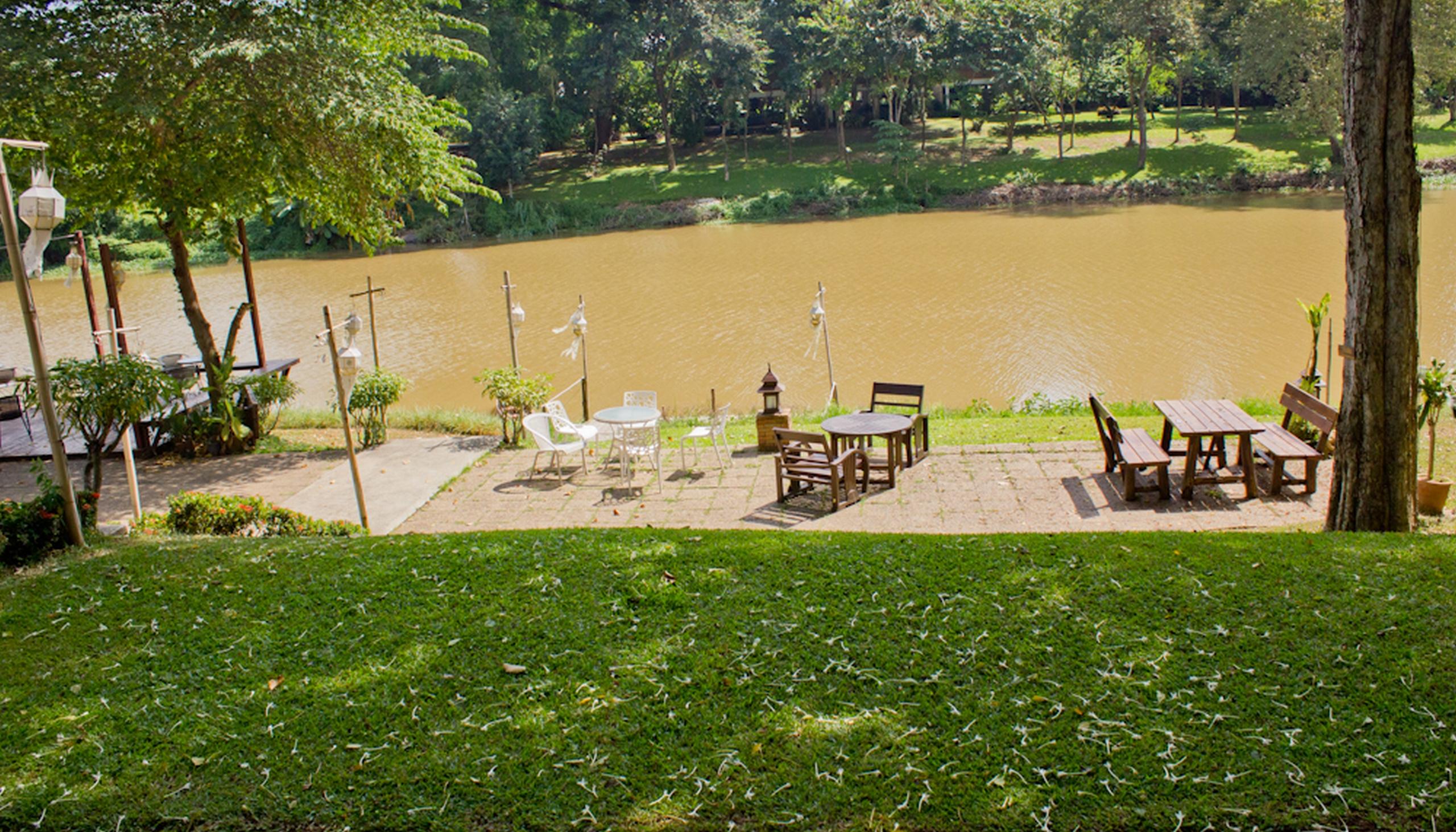 Lanna Dusita Riverside Boutique Resort Chiang Mai Bagian luar foto