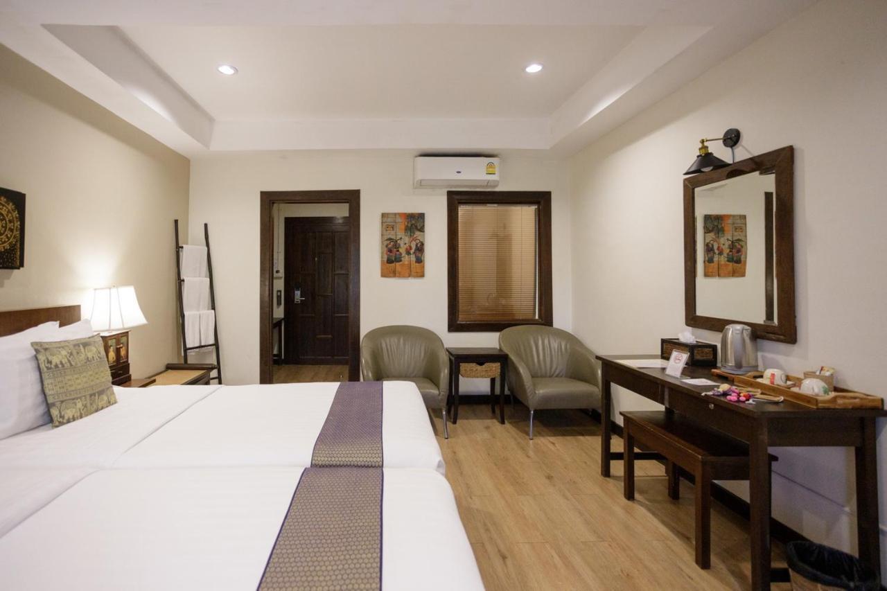 Lanna Dusita Riverside Boutique Resort Chiang Mai Bagian luar foto