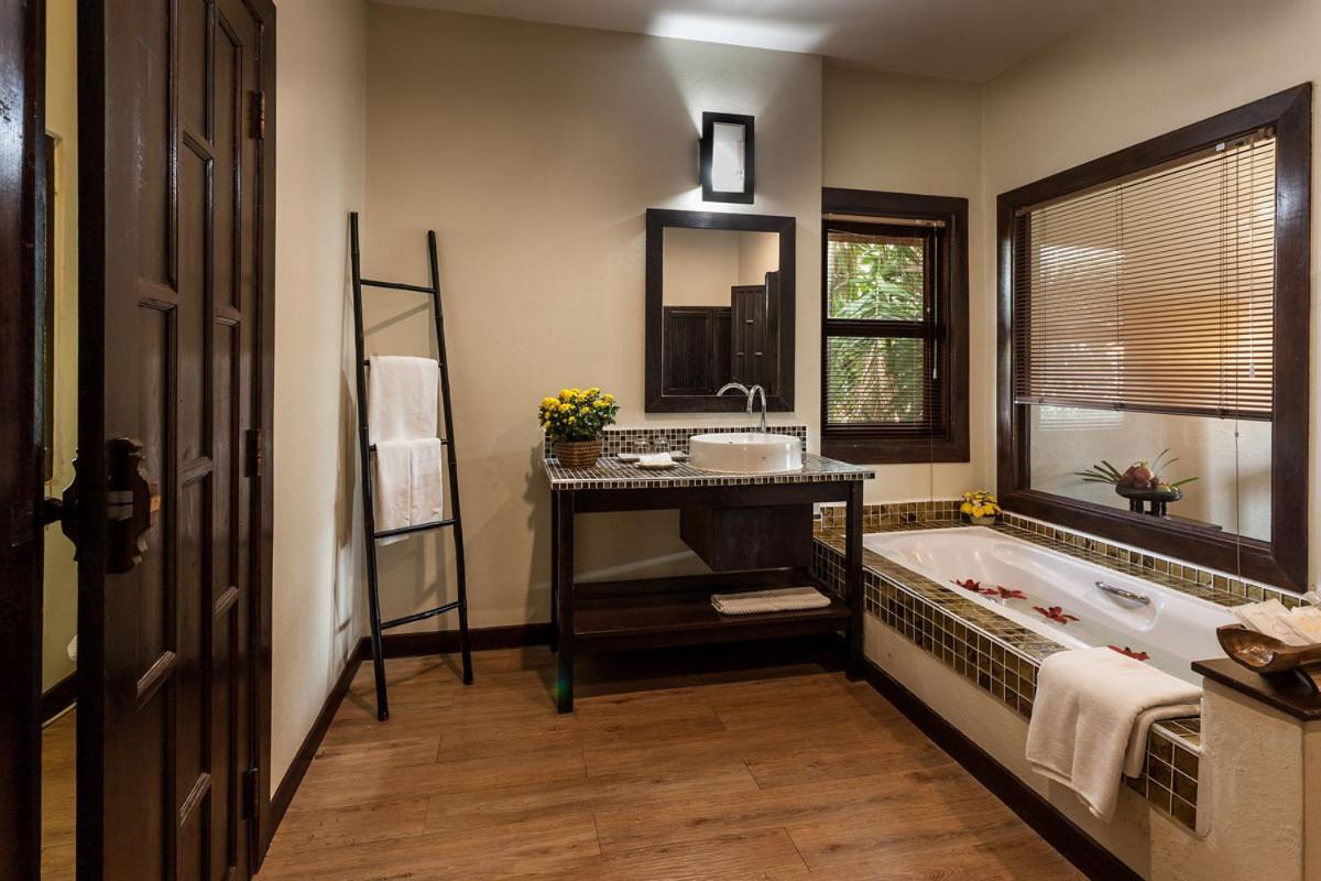 Lanna Dusita Riverside Boutique Resort Chiang Mai Ruang foto
