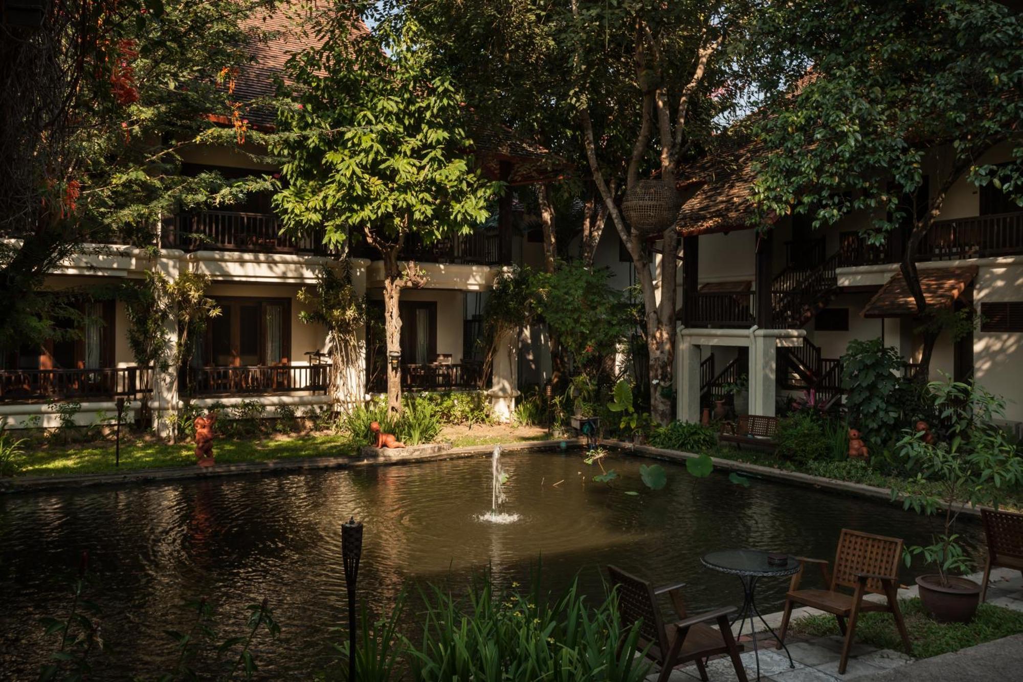 Lanna Dusita Riverside Boutique Resort Chiang Mai Bagian luar foto