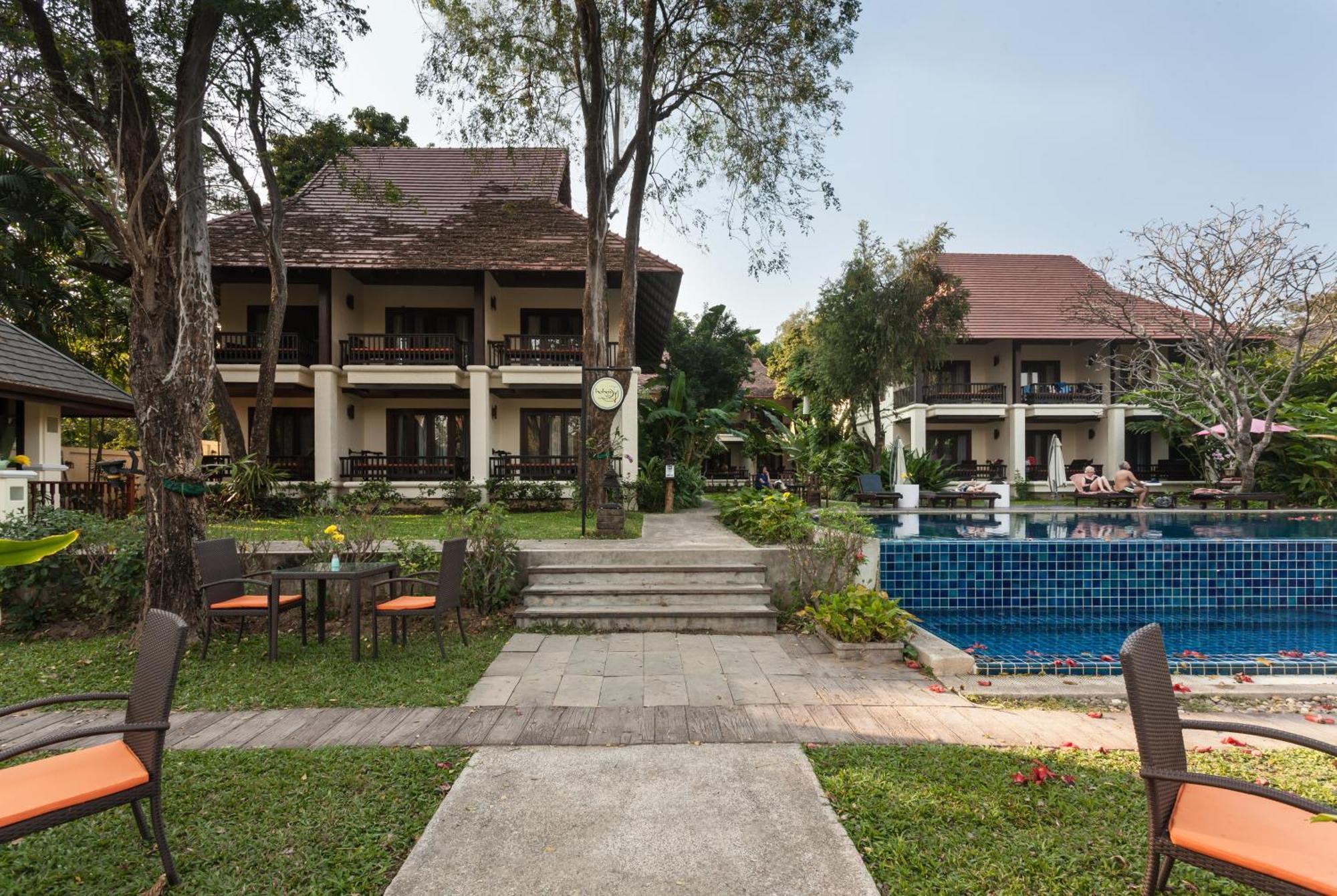 Lanna Dusita Riverside Boutique Resort Chiang Mai Bagian luar foto