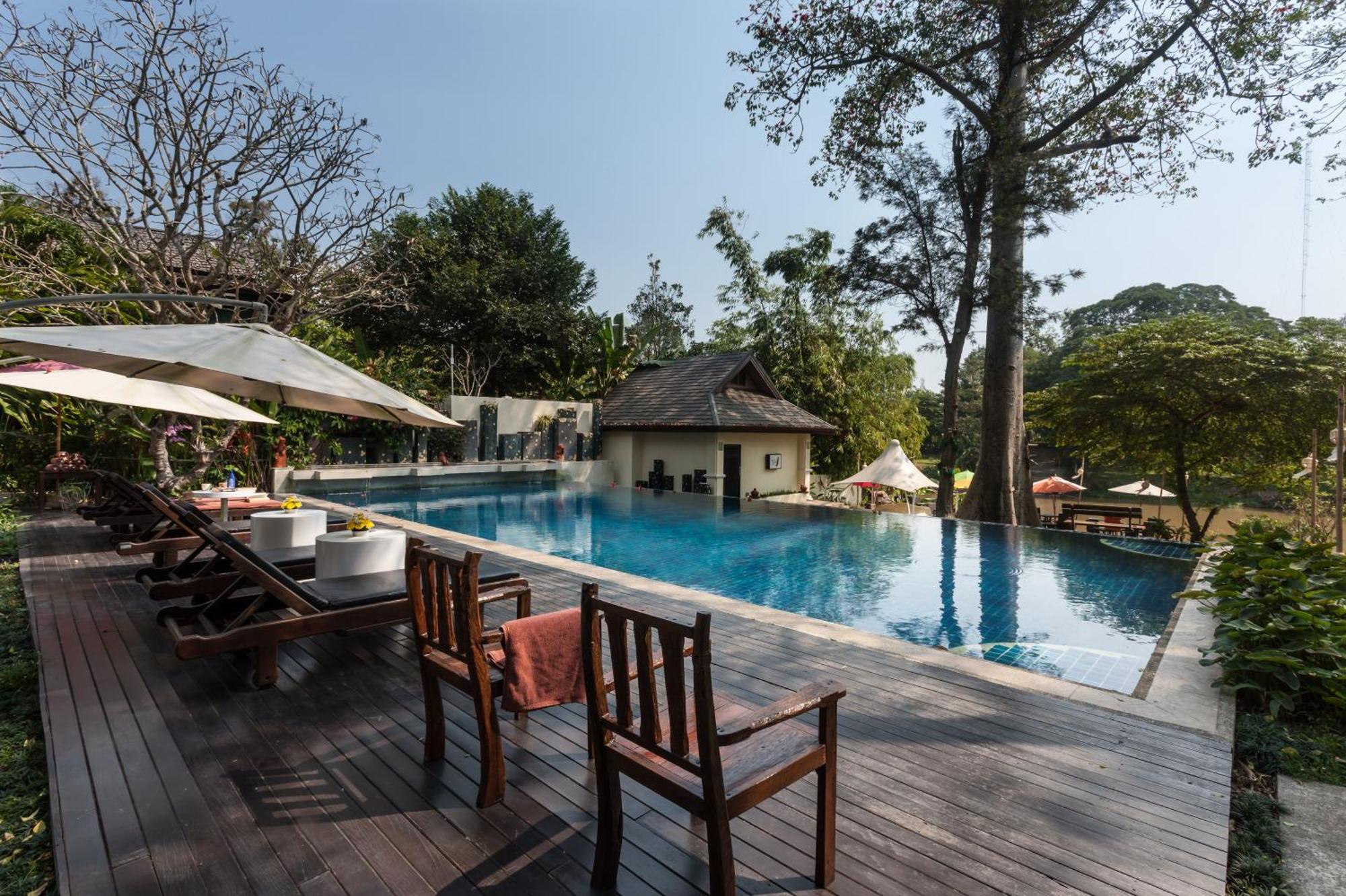 Lanna Dusita Riverside Boutique Resort Chiang Mai Bagian luar foto