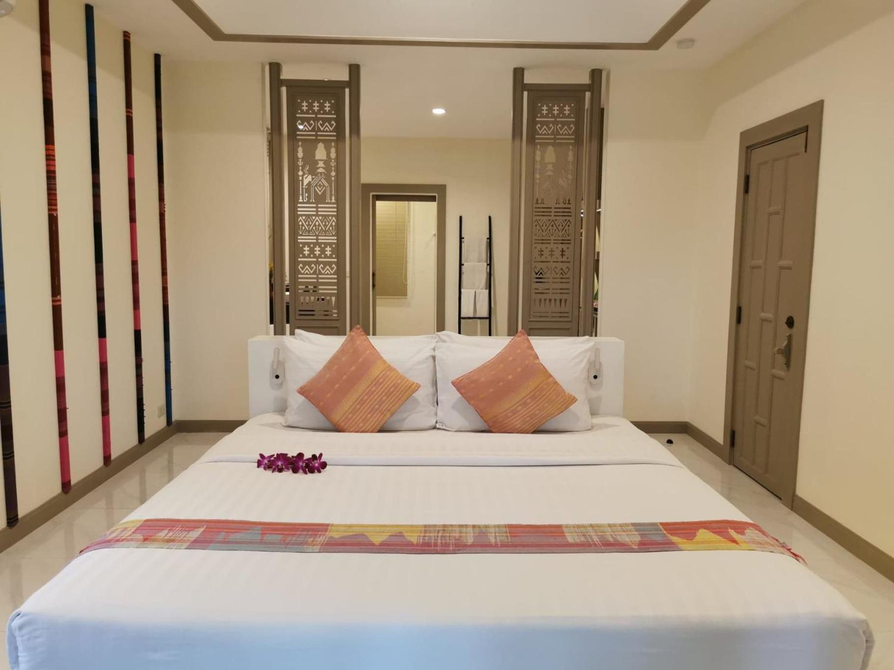 Lanna Dusita Riverside Boutique Resort Chiang Mai Bagian luar foto