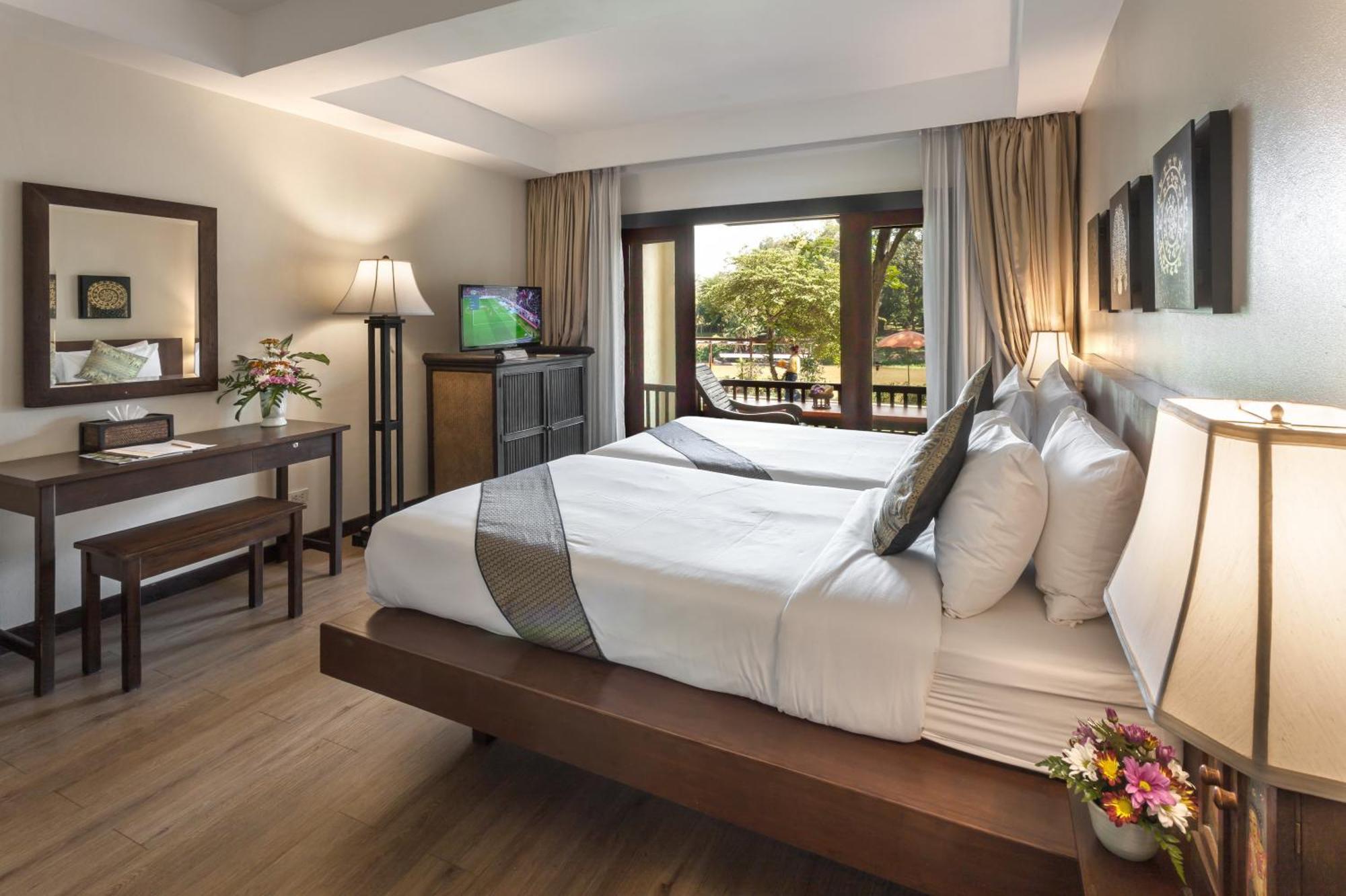 Lanna Dusita Riverside Boutique Resort Chiang Mai Bagian luar foto
